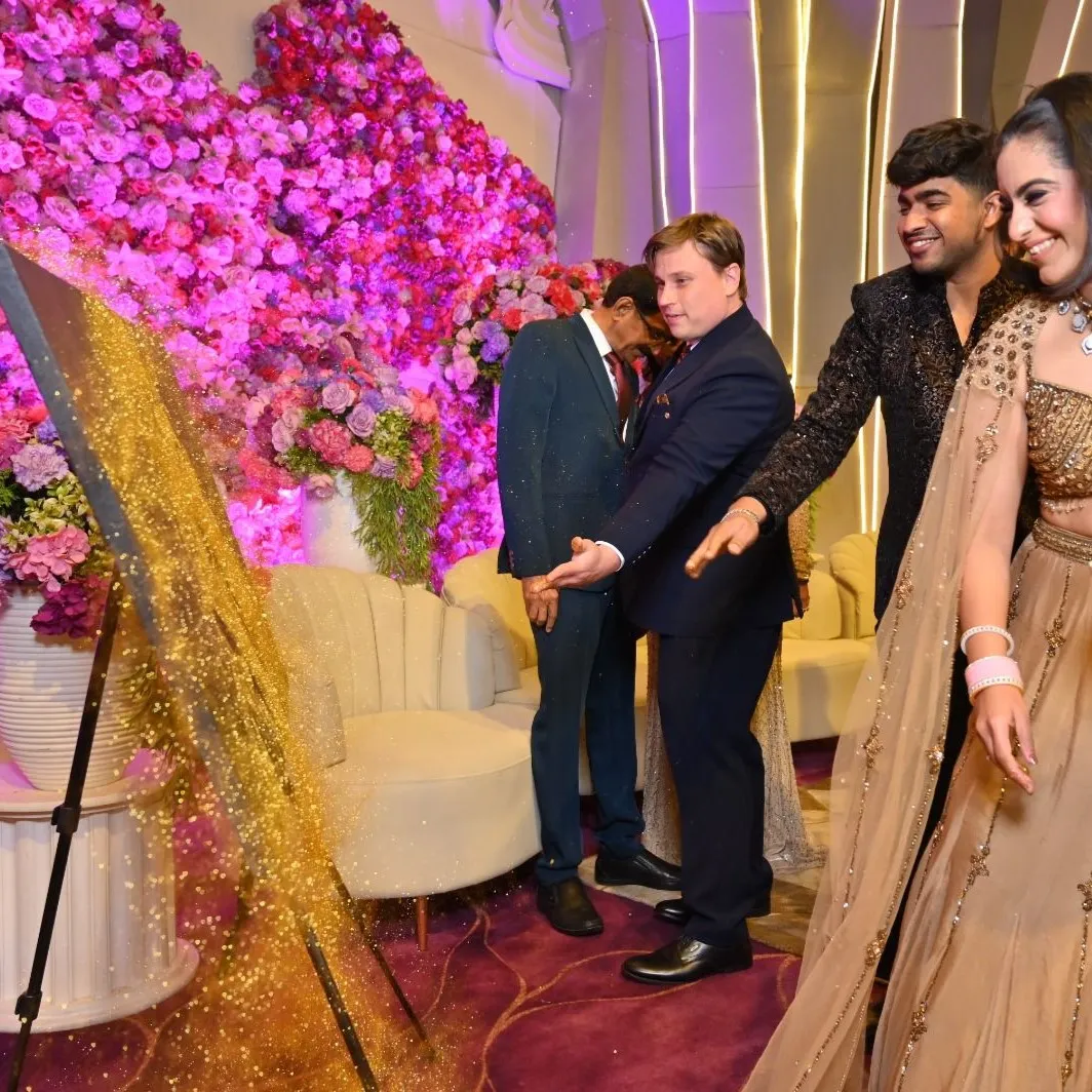 Luxury Glitter Portrait by Artovia Events